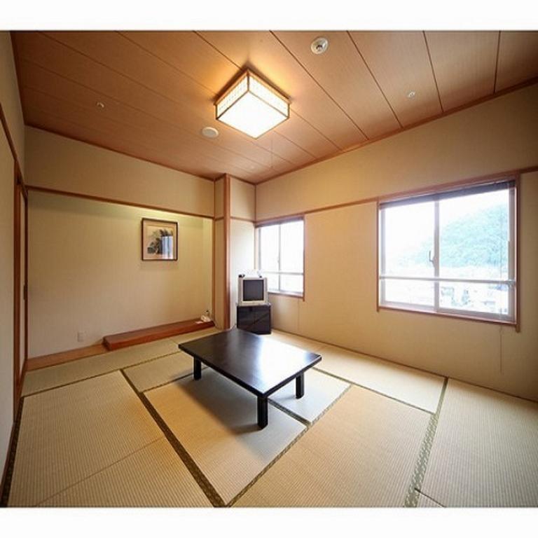 Hotel Crown Hills Takefu Echizen  Экстерьер фото