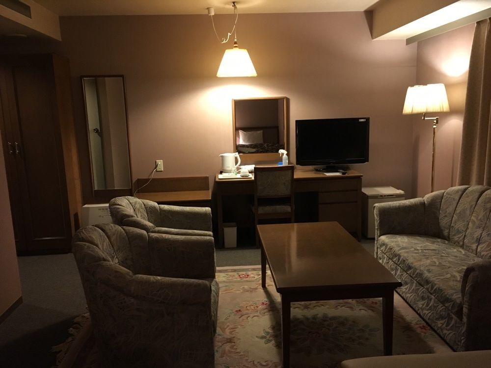 Hotel Crown Hills Takefu Echizen  Экстерьер фото