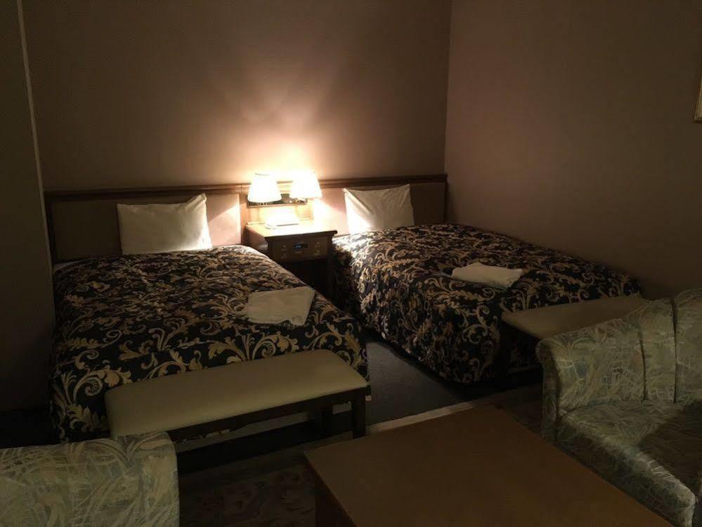 Hotel Crown Hills Takefu Echizen  Экстерьер фото